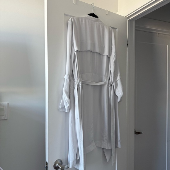 Aritzia Babaton sky blue gray Quincey trench jacket - size Large (L) - Picture 6 of 7